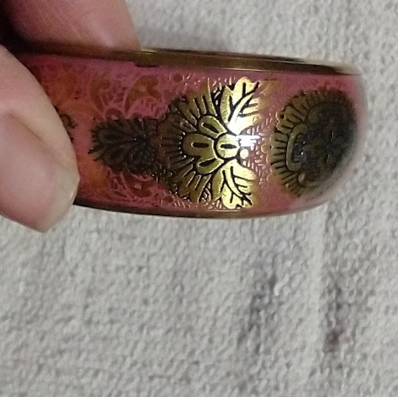 Brass decorative pink 🩷 wide bangle bracelet - Picture 2 of 6